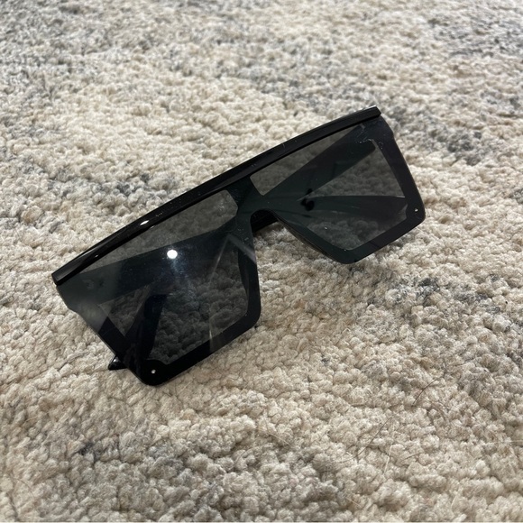 Oversized large Black square lens Sunglasses - Picture 1 of 5